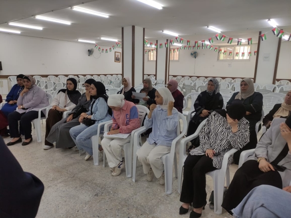 جمعية المرأة العاملة الفلسطينية تنظم ورشة عمل في دير شرف لتعزيز المشاركة السياسية للنساء وتفعيل مواطنتها