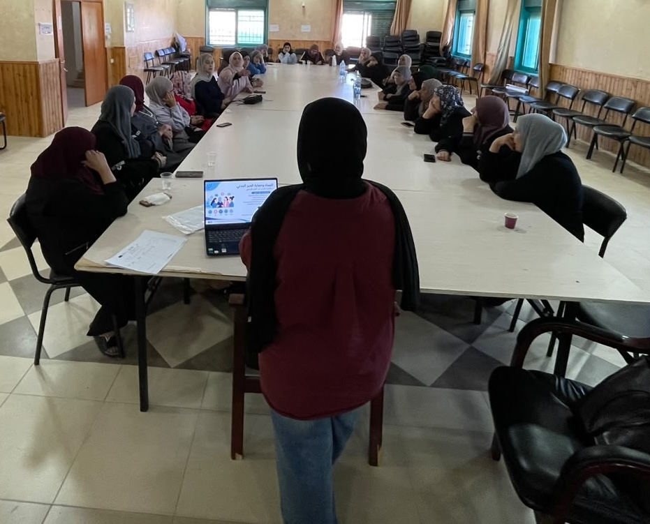 جمعية المرأة العاملة الفلسطينية للتنمية تنفذ ورشة توعوية حول الصمود المجتمعي وأهمية المبادرات المحلية في تقوع